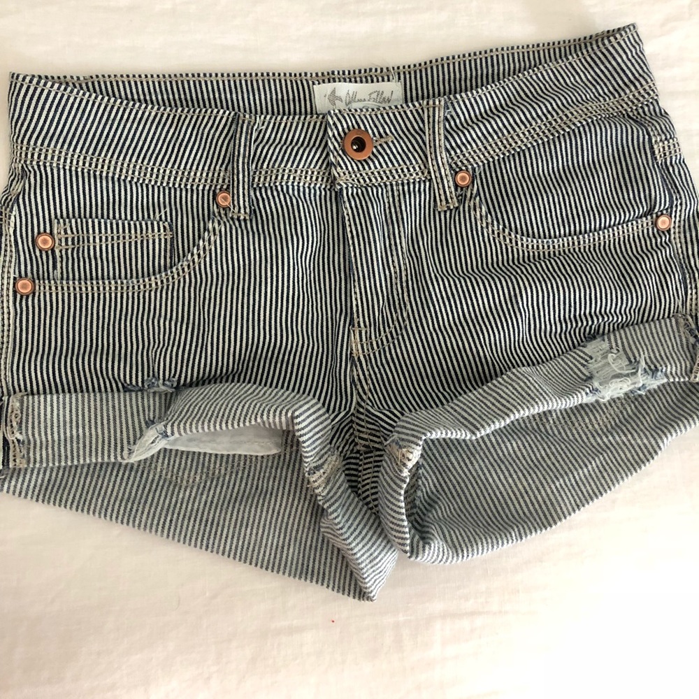 Stripped shorts
